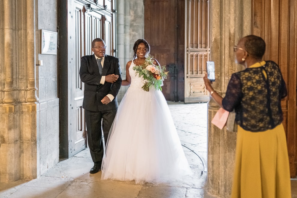 entrée de la mariée à l'église